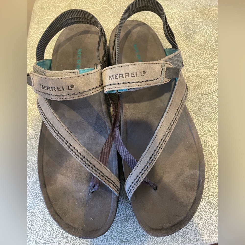 Merrell Performance Footwear Grey Woman’s Sandals Size 10 US — 41 EU